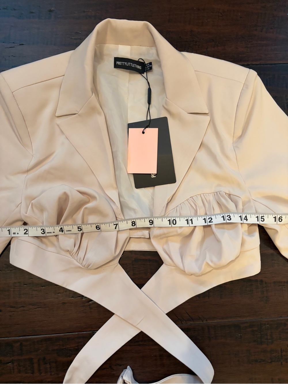 NWT Pretty little Thing Ruched Bust Cropped Blazer in Stone wrap waist sexy - Picture 3 of 10